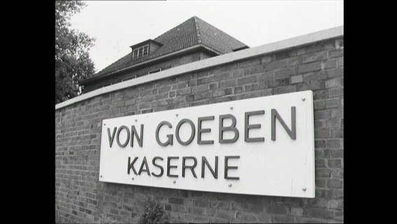 Ein Schild mit der Aufschrift "Von Goeben Kaserne"  