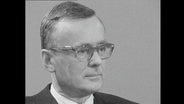 Portrait von einem Mann mit Brille (Archivbild)  
