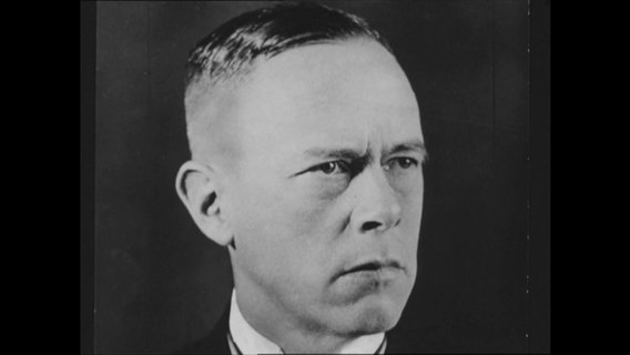 Ein Portrait des NS Marine Leutnants Lütjens  