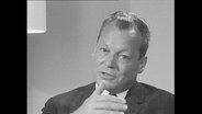 Portrait von Willy Brandt während eines Interviews (Archivbild)  