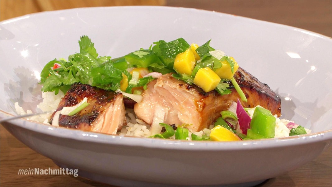 Gebratener Lachs mit Mango-Salsa | NDR.de - Fernsehen - Sendungen A-Z ...