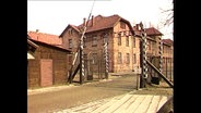 Der Eingang der KZ-Gedenkstätte in Auschwitz.  