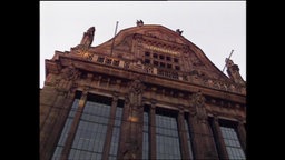 Die Fassadenansicht des Verwaltungsgebäudes in Düsseldorf  