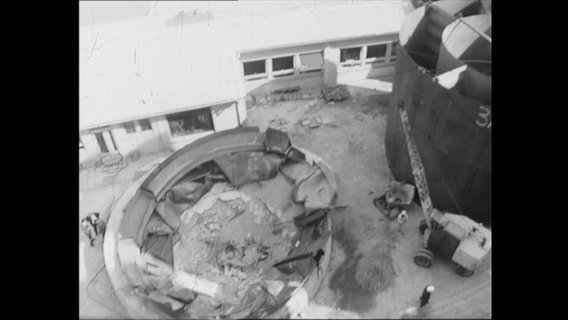Eingestürztes Silo im Hamburger Hafen (1964)  
