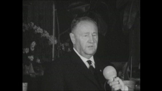 Der scheidende niedersächsische Vertriebenen-Minister Albert Höft 1964 im Interview  