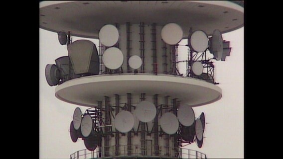 Ein Ausschnitt von einem Fernsehturm  