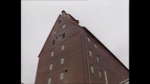 Die Fassade eines Getreidesilos.  