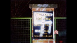 Eine Gedenktafel an Antonio Amadeu wurde mit einem Hakenkreuz beschmiert  