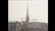 Die evangelische Hauptkirche St. Petri in Hamburg (Archivbild)  