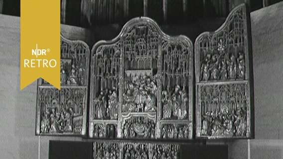 Ausgeklappter Antwerpener Flügelaltar in der Marienkirche in Lübeck (1963)  