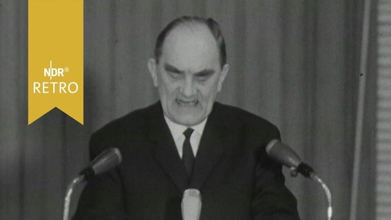 Kurt Scharf als EKD-Vorsitzender bei Ansprache zur Eröffnung der Woche der Brüderlichkeit 1964  