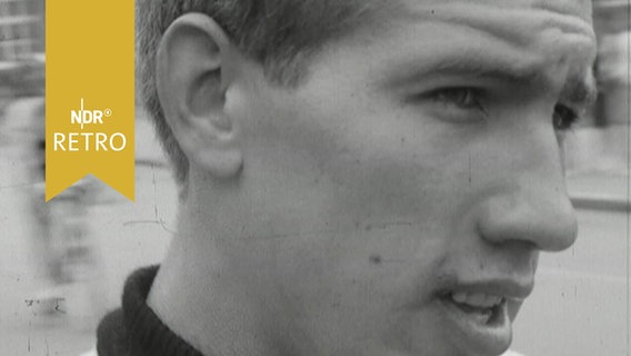 Manfred Mücke als Meister des Straßenradrennens in Altona 1965  