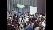 Menschenmenge beim Gründungskongress der Grünen  