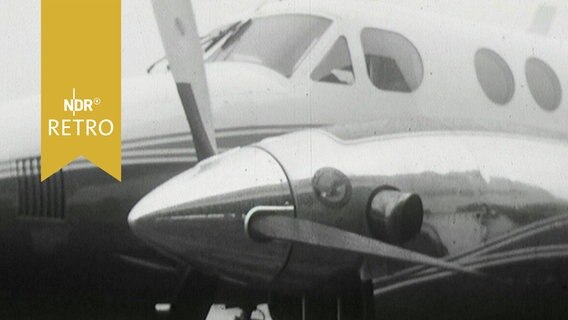 Geschäftsflugzeug "Beechcraft King Air" bei einer Präsentation 1964  