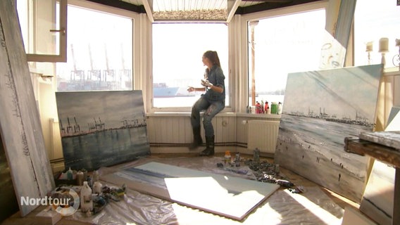 Atelier in der Strandperle mit Blick auf die Elbe.  