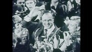 Helmut Kohl in einer Menschenmenge  