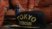 Eine Kappe mit der Aufschrift "Tokyo Rescue"  
