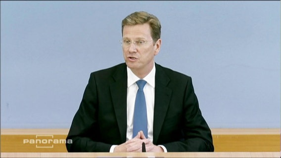 Guido Westerwelle 2010 bei der Bundespresskonferenz  