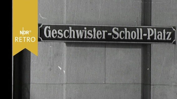 Straßenschild "Geschwister-Scholl-Platz" in München 1959  