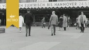 Transparent am Hauptbahnhof Hannover verkündet: "Vom Süden elektrisch bis Hannover" (1963)  