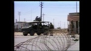 Stacheldraht an einem US-amerikanischen Checkpoint im Irak  
