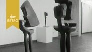 Zwei Stahlskulpturen von Rudolf Hoflehner in einer Ausstellung der Hamburger Kunsthalle 1964  