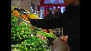 Gemüseabteilung in einem Supermarkt  