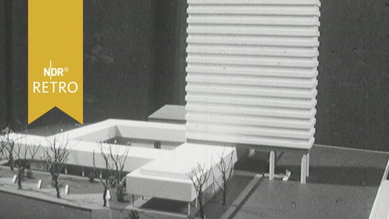 Modell eines geplanten Hotelhochhauses an der Außenalster 1964  