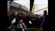 Ein Seemanns-Chor vor der Cap Anamur  