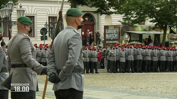 German soldiers swear an oath on the market square in Lüneburg.  