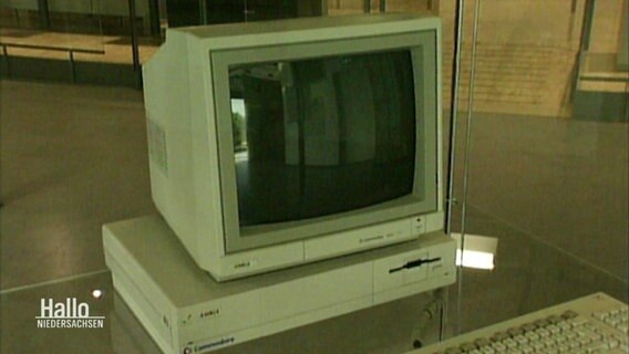 Ein alter Commodore-Computer.  