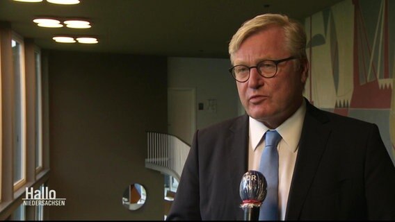 Der Wirtschafts- und Verkehrsminister Bernd Althusmann im Gespräch über den GDL-Streik.  