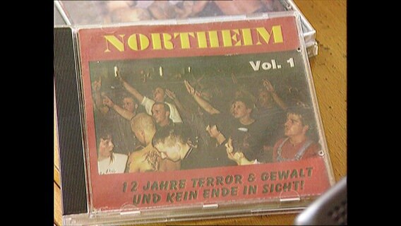 Rechtsradikale Parolen auf einer CD  