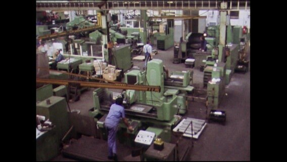 Eine Halle einer Maschinenfabrik  