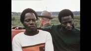 Zwei Studenten aus Nigeria in der Lünerburger Heide 1973  