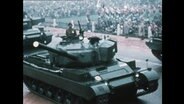 Panzer auf einer Militärparade in Indien  