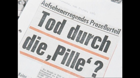 Zeitungs-Artikel "Tod durch die Pille?" (Archivbild)  