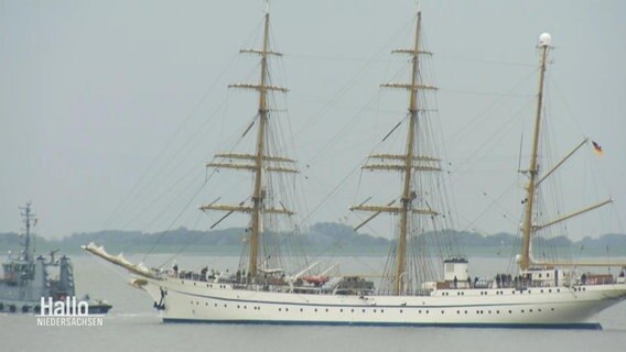 Das Schulsegelschiff "Gorch Fock".  