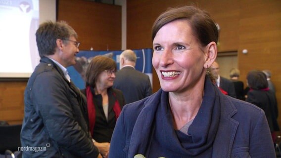 Die NDR Fernsehreporterin Cornelia Helms.  