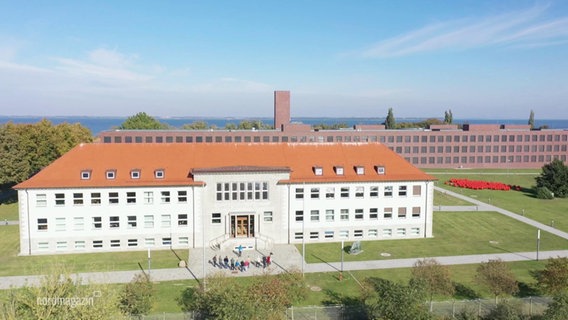 Das Friedrich-Loeffler-Institut auf der Insel Riems.  