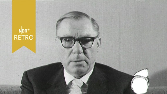 Otto Weber, Gründungsmitglied der Uni Bremen, bei einem TV-Interview 1963  