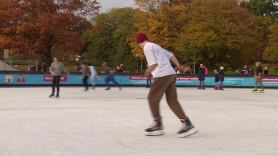 Eisbahn in Planten und Blomen startet Schlittschuh-Saison | - Nachrichten - Hamburg