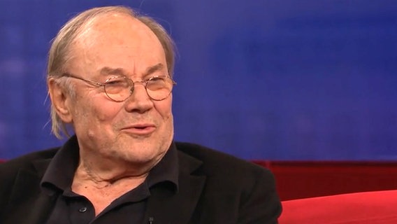 Der Schauspieler Klaus Maria Brandauer im Interview. © Screenshot NDR 