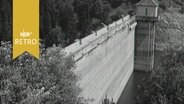 Talsperre im Oberharz: Staumauer eines Stausees mit niedrigem Pegelstand (1964)  