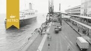 Passagierschiff "Bremen" beim Ablegen in Bremerhaven 1964  