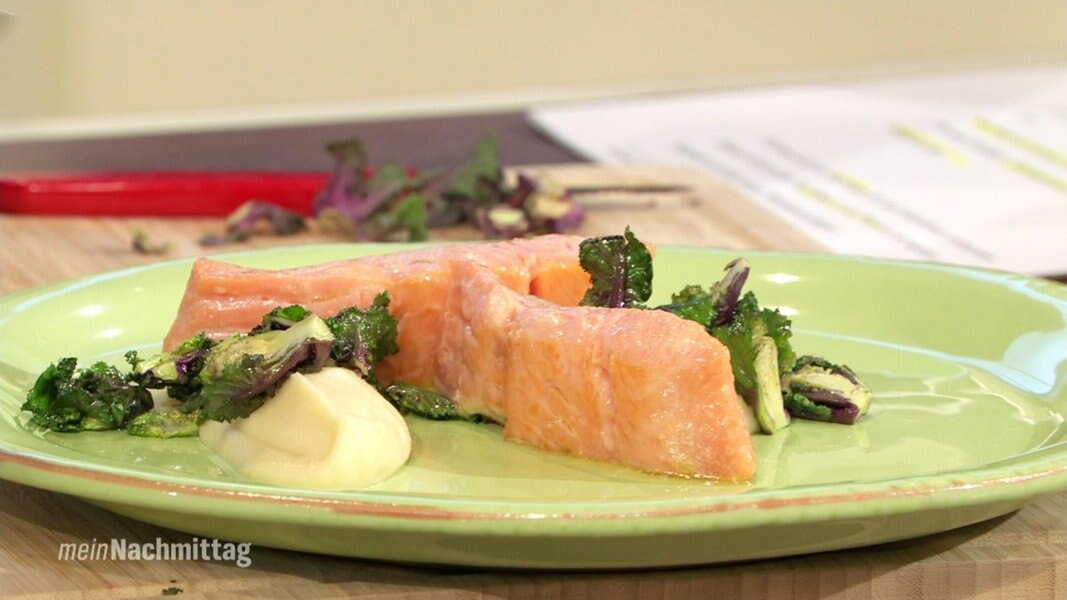 Eismeerforelle mit Flower Sprouts und Selleriepüree | NDR.de ...