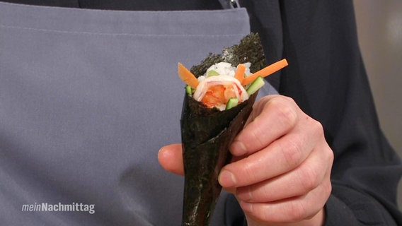 Sushi-Päckchen mit Garnelen.  