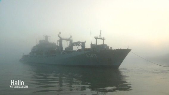 Ein Militärschiff im Nebel. © Screenshot 