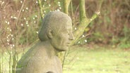 Der Kopf einer Frauenstatue in Bützow © Screenshot 
