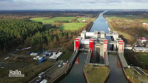Das Schiffshebewerk am Elbeseitenkanal aus Vogelperspektive. © Screenshot 